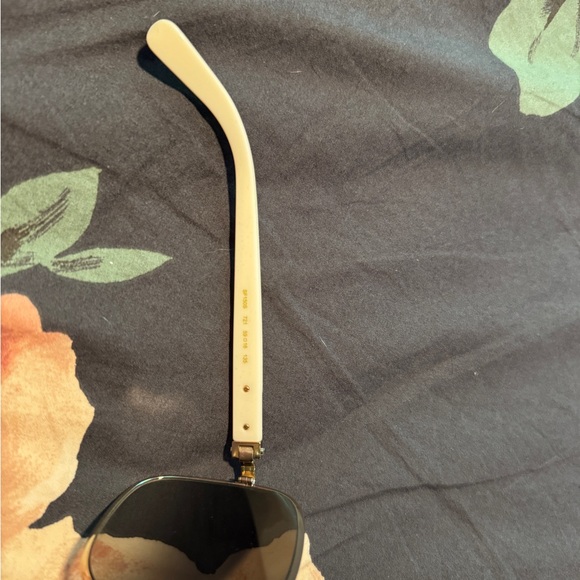 Salvatore Ferragamo women’s sunglasses white - Picture 6 of 6